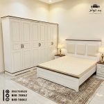 غرفه نوم بيضاء كلاسيكيه راقية